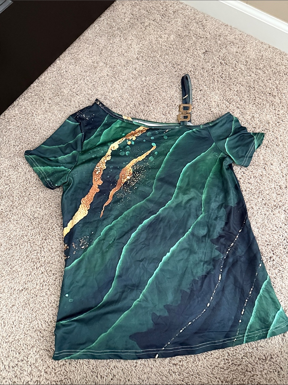 Women’s Green Abstract Print Short Sleeve Top